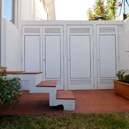 Family House With Garage Дом отдыха *